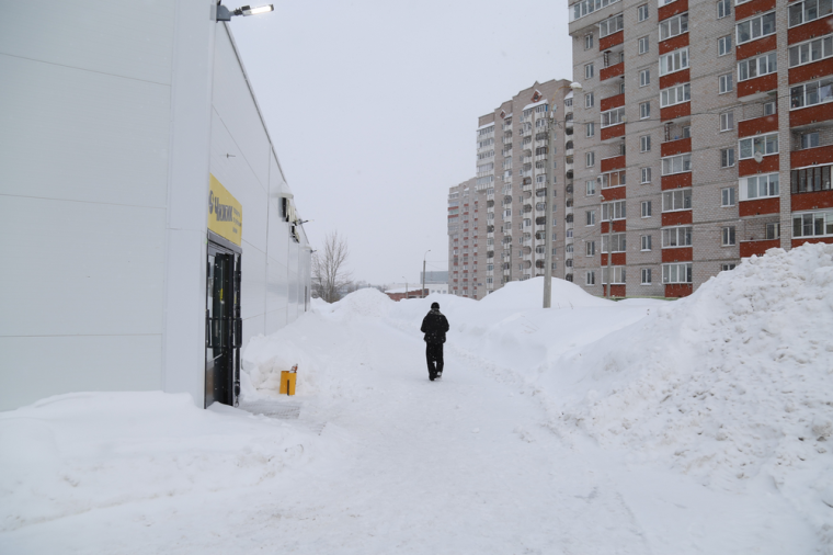 В Ижевске торговые организации привлекут к административной ответственности за несвоевременную уборку снега.