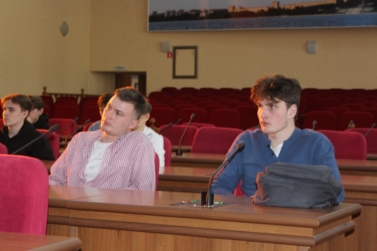Депутаты Городской думы Ижевска продолжают встречи с ижевскими студентами.