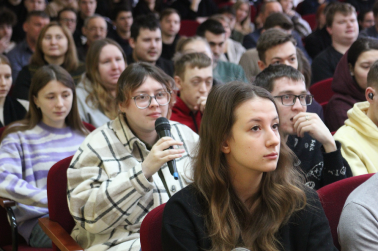 ​Студенты Удмуртского аграрного университета встретились с депутатами Государственной Думы России.