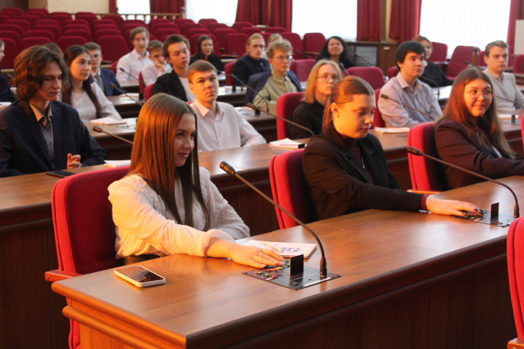 ​Депутаты Гордумы продолжают встречи с молодым поколением ижевчан.