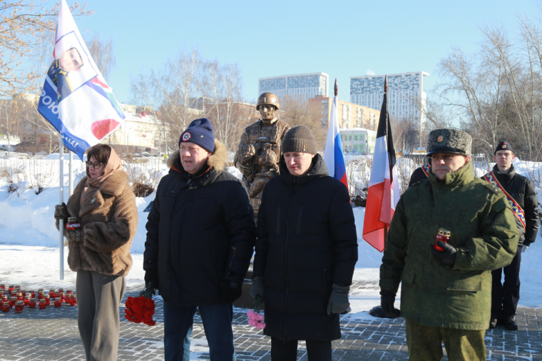 В Ижевске прошли памятные мероприятия, посвящённые дню начала специальной военной операции.