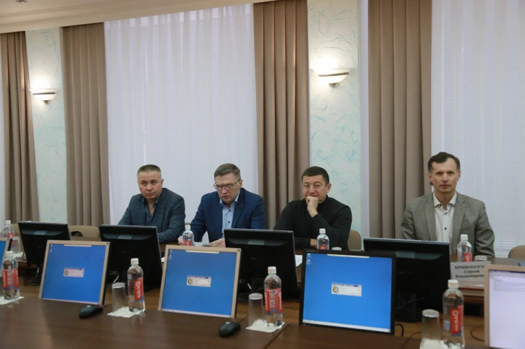 ​Депутаты Городской думы Ижевска начали подготовку к сессии муниципального парламента.