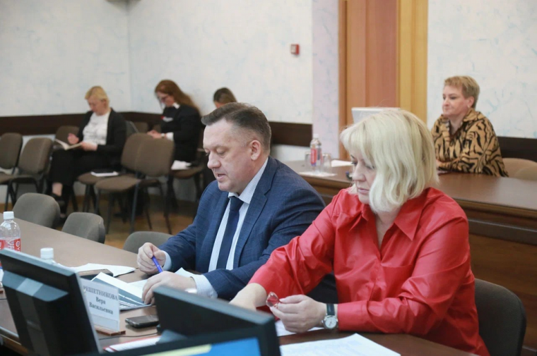 ​Депутаты Городской думы Ижевска начали подготовку к сессии муниципального парламента.