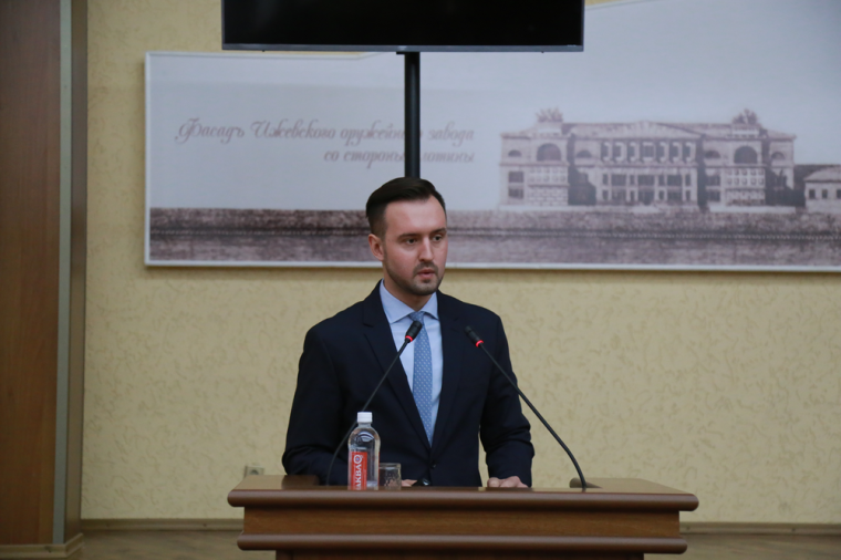 ​Футбольник и работа на командообразование - молодые парламентарии Ижевска рассказали о своих проектах.
