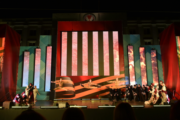 На Центральной площади Ижевска состоялась премьера балета «Танец Жизни – Симфония Победы».