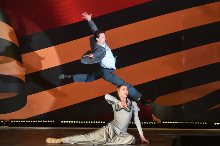 На Центральной площади Ижевска состоялась премьера балета «Танец Жизни – Симфония Победы».