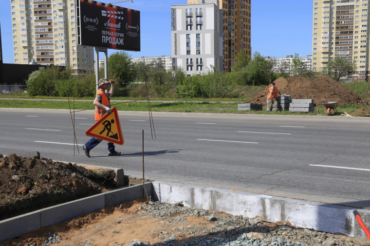 В Ижевске на улице 10 лет Октября оборудуют наземный пешеходный переход.