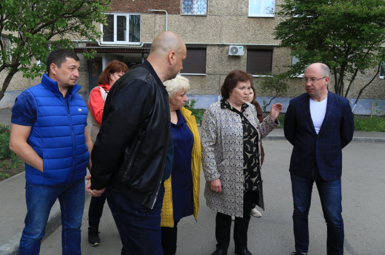 ​Депутаты Гордумы Ижевска начали объезды дворов и скверов, благоустроенных по нацпроекту «Жилье и городская среда».