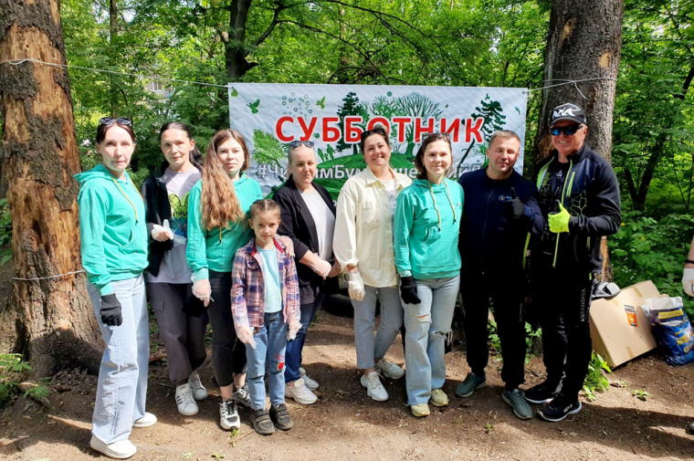 ​На субботник в Буммашевском лесу вышли 50 волонтеров.