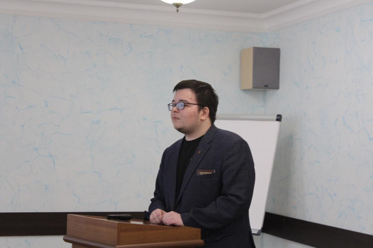 ​В Ижевске началась публичная защита проектов участников конкурсного отбора в Молодежный парламент.