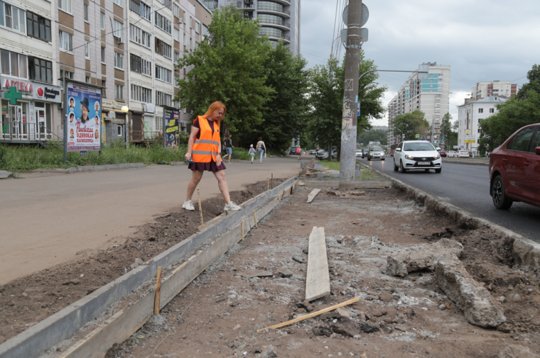 ​Рабочая комиссия БКД проверила ход ремонта на улице Ленина в Ижевске.