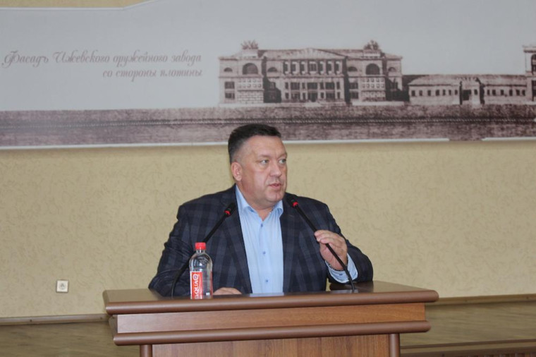 ​Никита Симаков избран председателем Молодежного парламента Ижевска четвертого созыва.