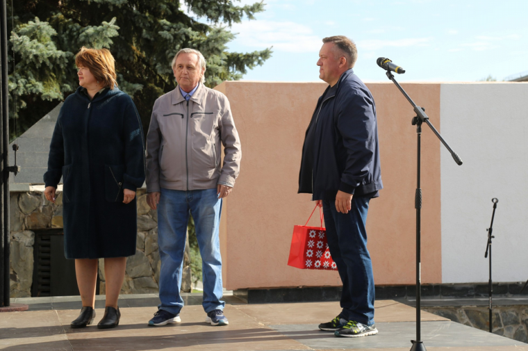 ​Глава Ижевска Дмитрий Чистяков поздравил семьи Ижевска с Днем семейных трудовых династий.
