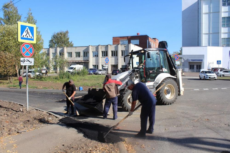 На улице Базисной в Ижевске отремонтировали проезжую часть и тротуары.