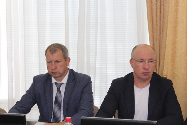 Депутаты Городской думы начали подготовку к очередной сессии муниципального парламента.