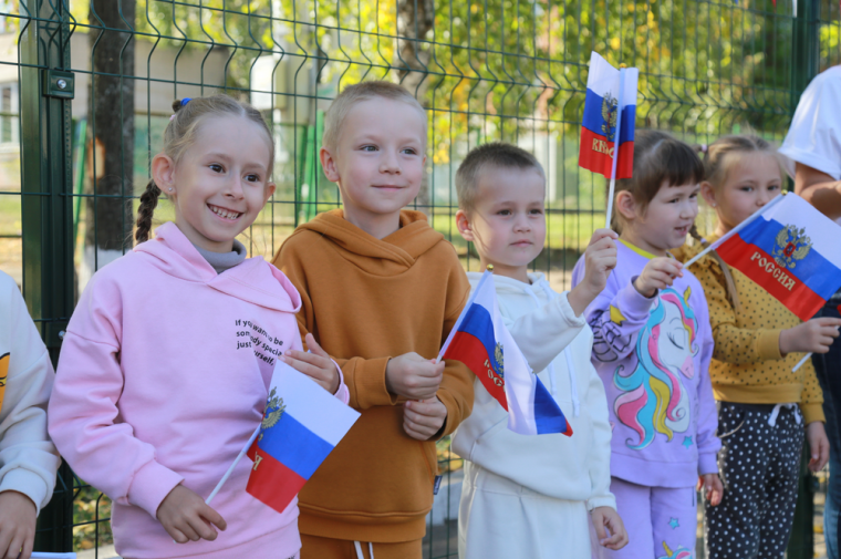 ​В ижевском детском саду №273 открыли спортивную площадку по программе инициативного бюджетирования.