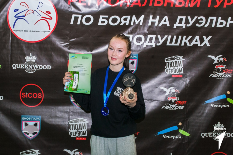 В Ижевске впервые прошел Республиканский турнир по боям на дуэльных подушках.