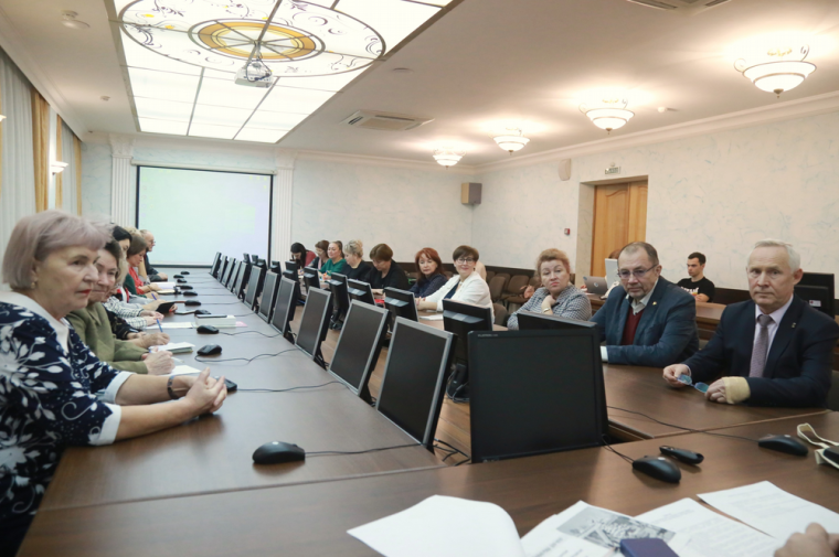 ​Глава Ижевска Дмитрий Чистяков провел встречу с активом общественной организации «Удмурт кенеш».