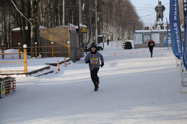 300 спортсменов со всей России приняли участие в патриотическом забеге «Za Родину!».