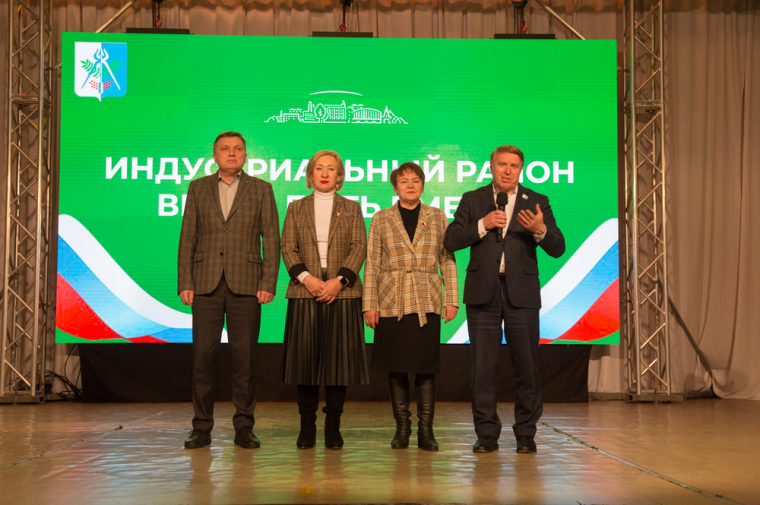 ​Глава Ижевска Дмитрий Чистяков встретился с активом жителей Индустриального района.