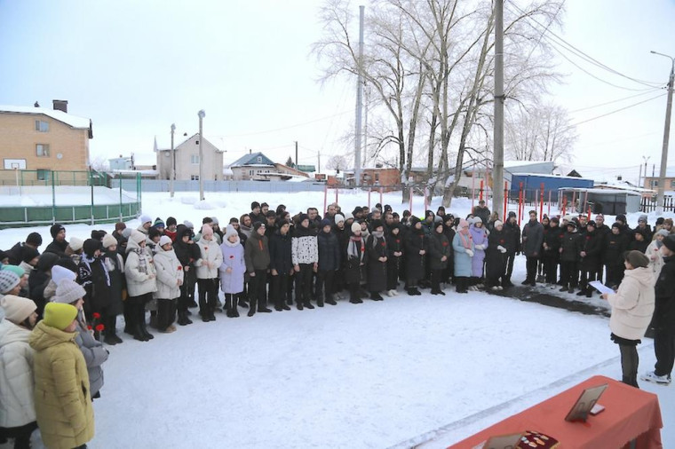 ​Три памятные доски открыли в Ижевске в память о бойцах, погибших в ходе специальной военной операции на Украине.