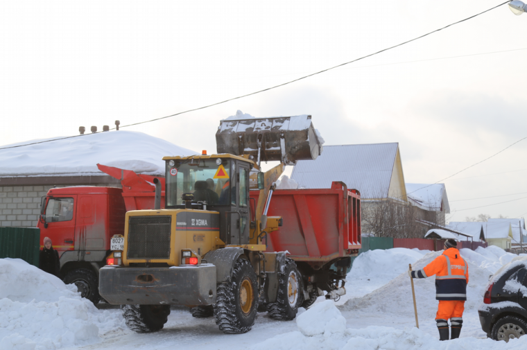 ​Подготовка к паводку: из частного сектора Первомайского и Ленинского районов начали вывозить снег.