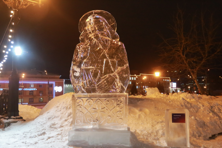 ​27 ледовых скульптур создали участники XIII фестиваля Ангелов и Архангелов.