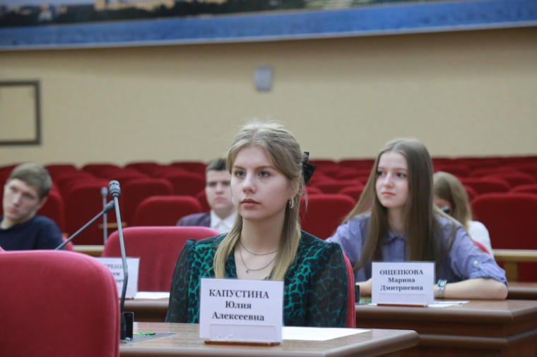 Молодые парламентарии Ижевска представили свои инициативы.